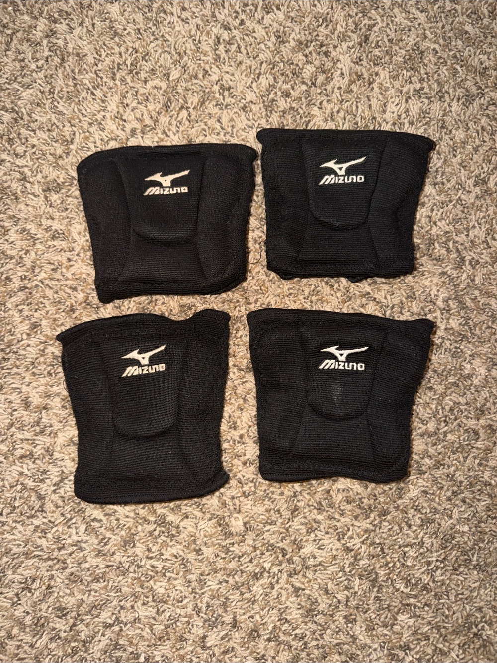 Mizuno Black Padded Athletic Knee Pads - Set of 4